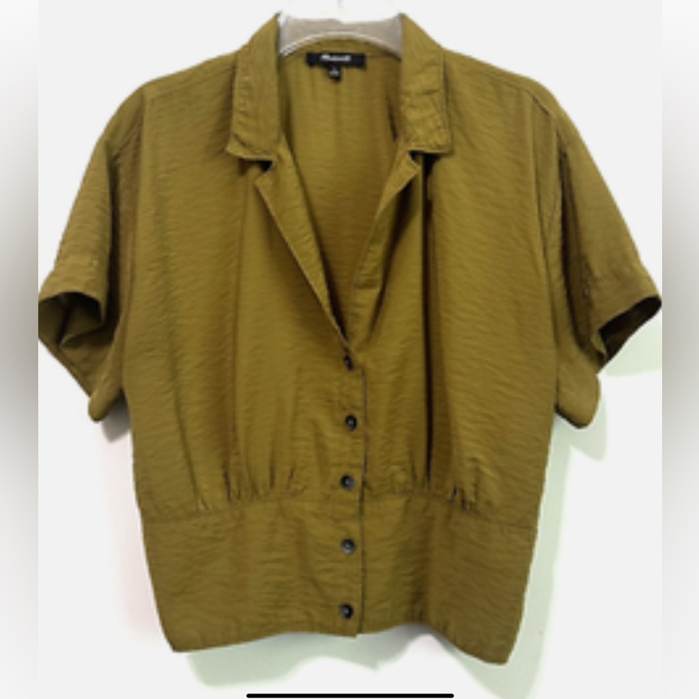 Madewell Drapey Cropped Button-down top  with Stretch back.